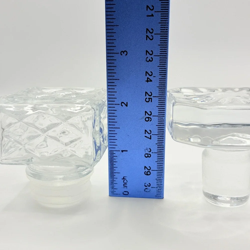 Unbranded VTG Decanter Stoppers Set 2 Clear Glass Quilted‎ Starburst Replacement